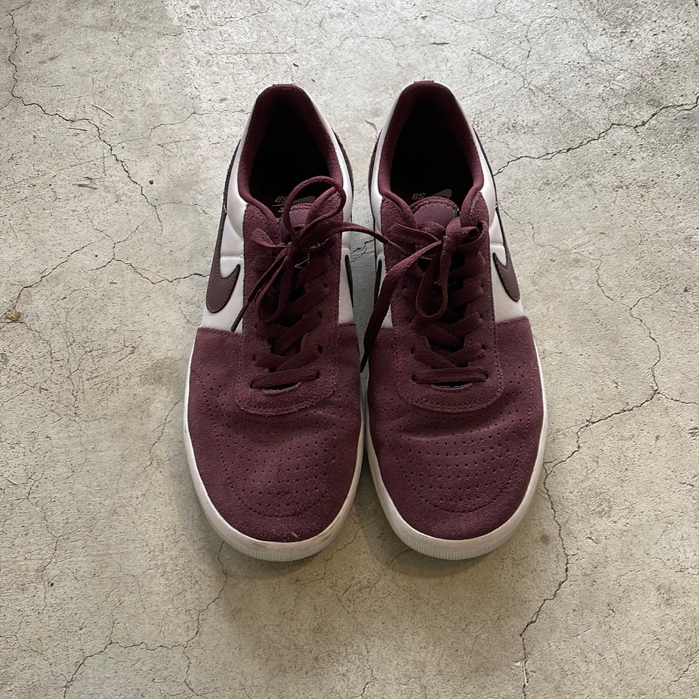 Burgundy & white mens suede-like Nike Air sneaks.